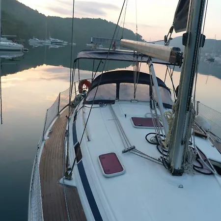 Sail Yacht 4* سبليت